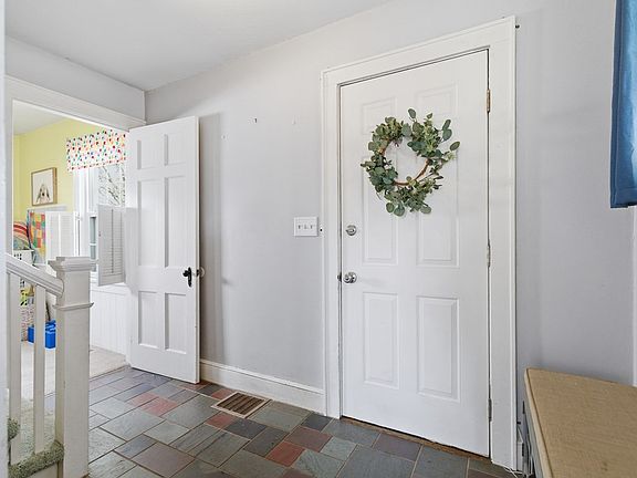 3rd image of 224 Onondaga St