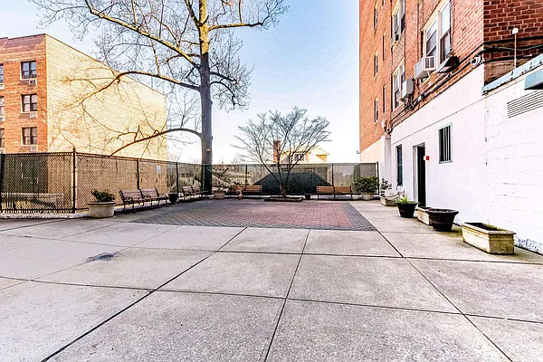 Sold by Re/Max In The City | media 12