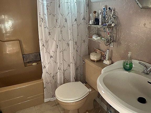5th image of 1530 Branstetter Cir