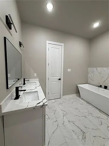 7600 Avalon Way — Photo 4