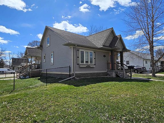 2nd image of 907 Bishop Ave