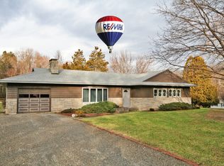 129 Roosevelt Rd, Hyde Park, NY 12538