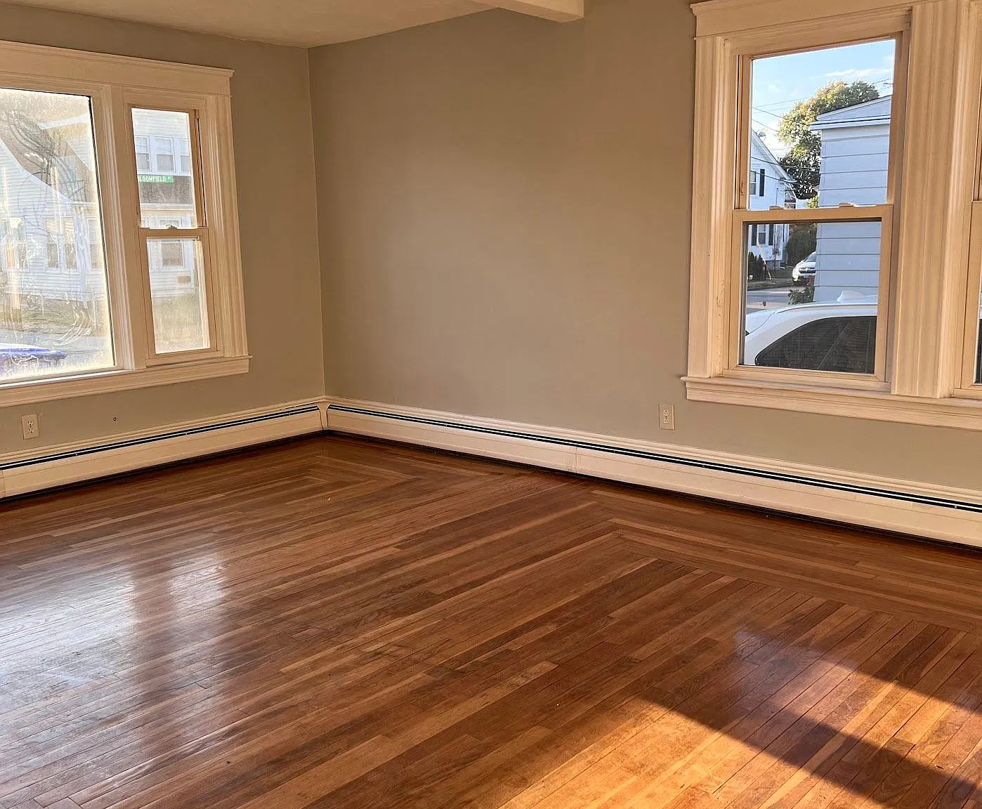 16 Bloomfield St — Photo 1