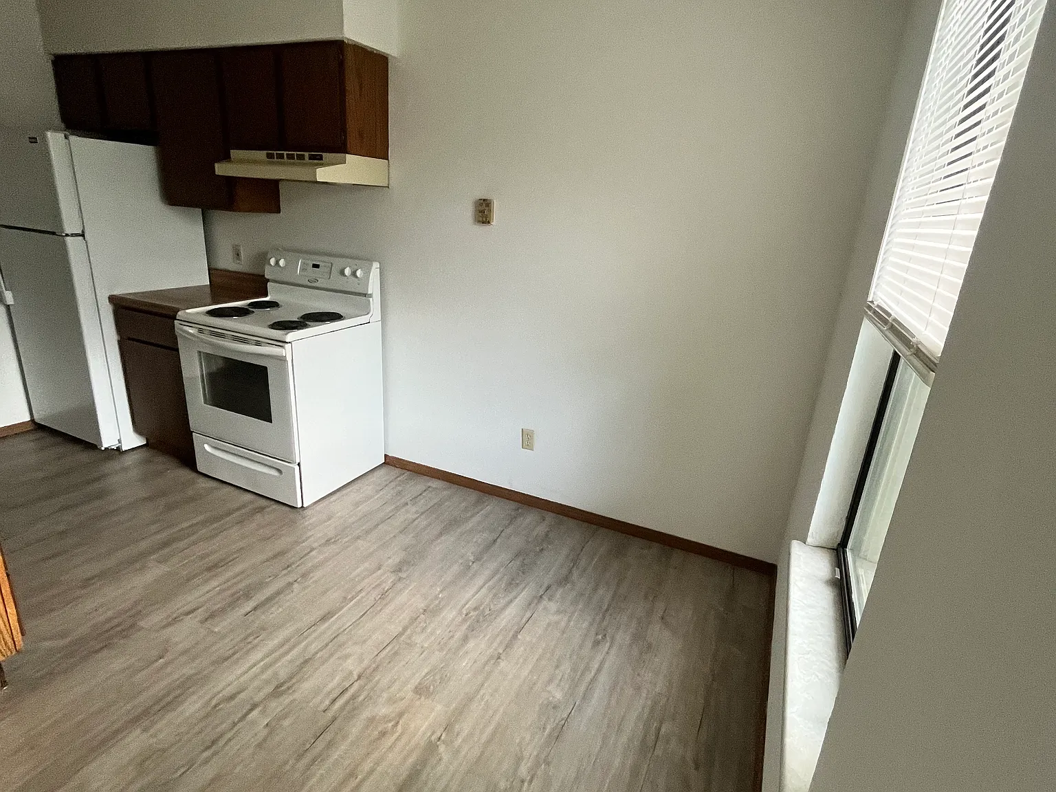 2 bed, $900 — Photo 2