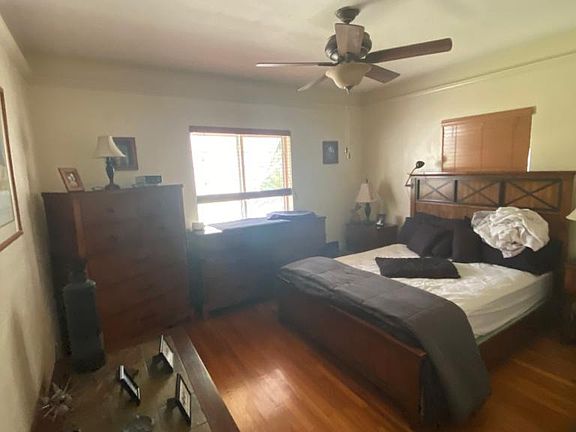3rd image of 850 NE 121st St