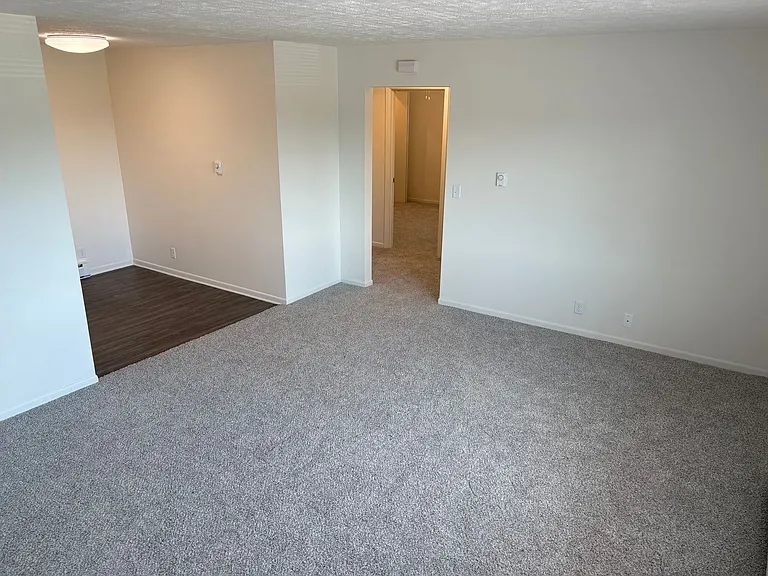 834 N Bell St — Photo 4