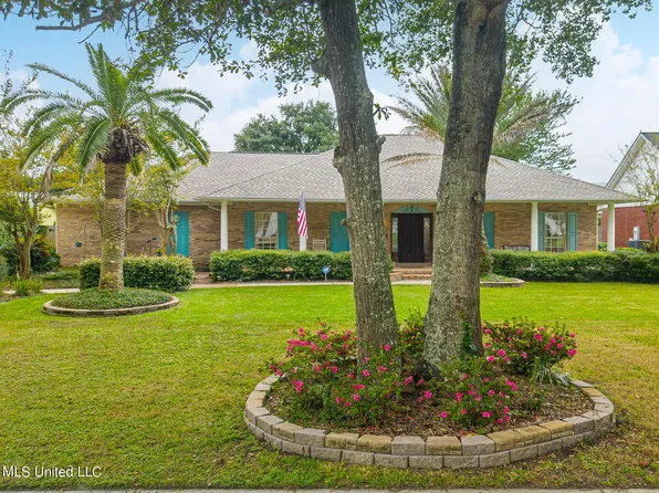 209 E 3rd St, Long Beach, MS 39560