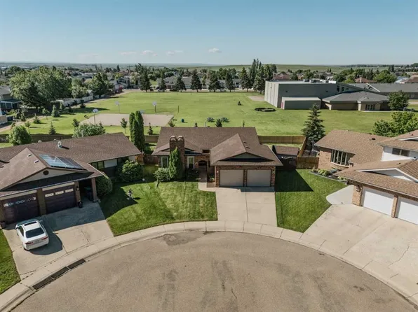 32 N Rice Ct SE, Medicine Hat, AB T1B 3X1