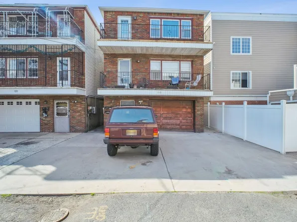 133 Collard St, Jersey City, NJ 07306