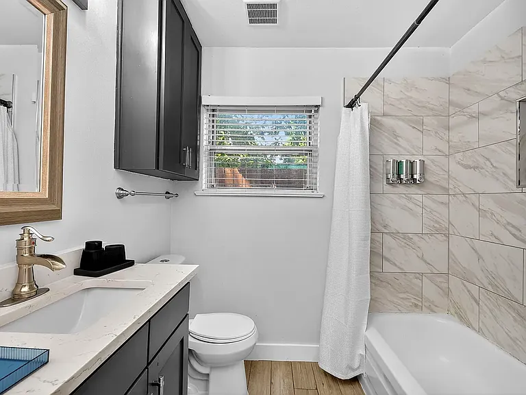 1809 Salem St — Photo 23