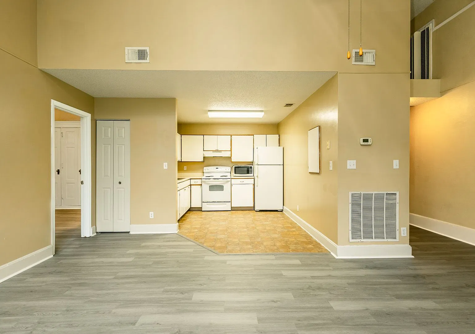 Vinton School Apartments — Photo 1