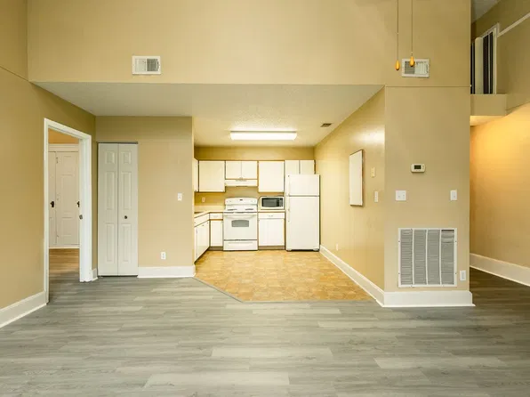 Vinton School Apartments, 2120 Deer Park Blvd APT 12, Omaha, NE 68108