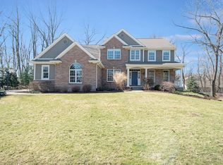 6006 Stonegate Dr, Brighton, MI 48116