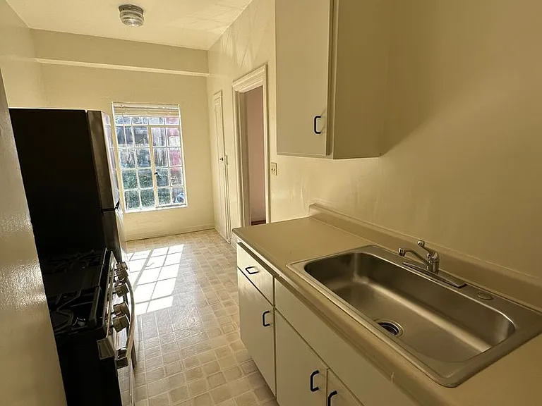 Lantz Building 02 - 2501 Ivy Dr — Photo 13