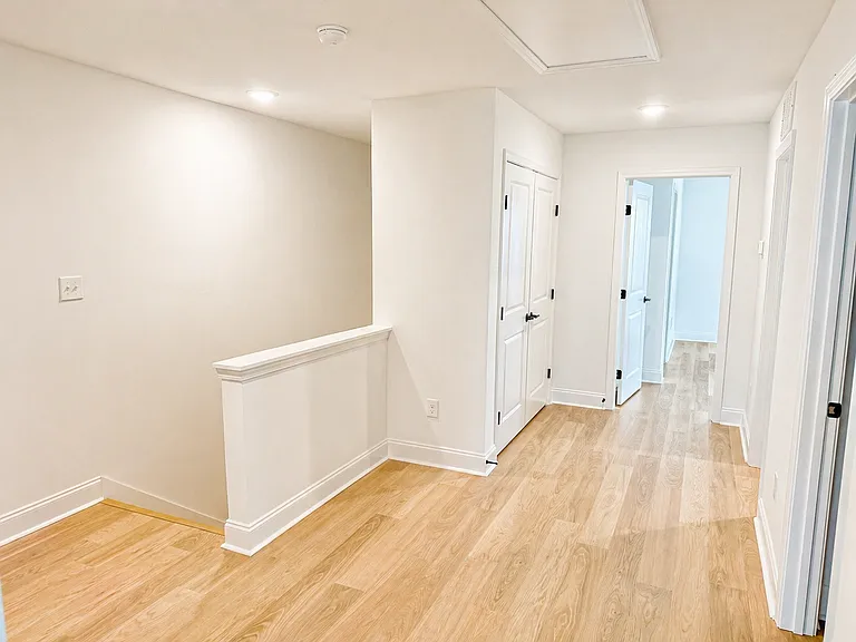 Upstairs Landing/Hallway