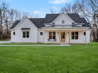 1171 Old Charlotte Rd, White Bluff, TN 37187