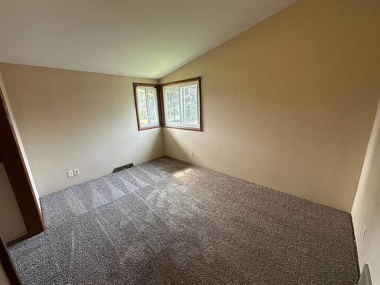 3915 Terrace Hill Dr NE — Photo 10