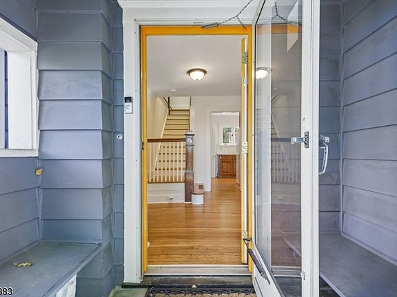 3rd image of 147 Glen Ave