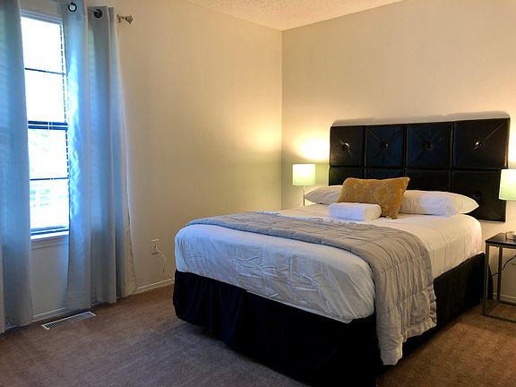 2nd image of 1624 N Florene St #1624