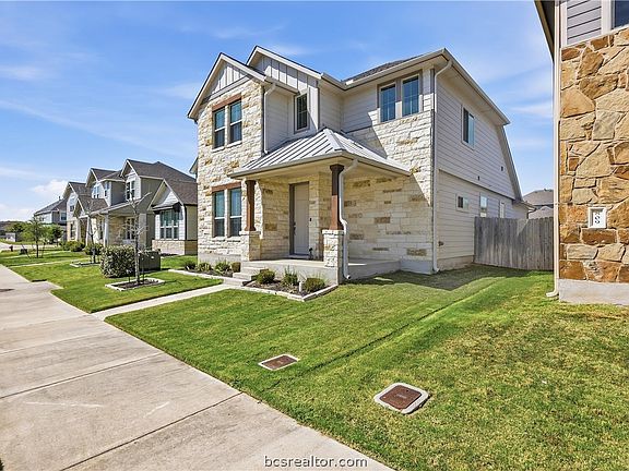 2nd image of 807 Double Mountain Rd