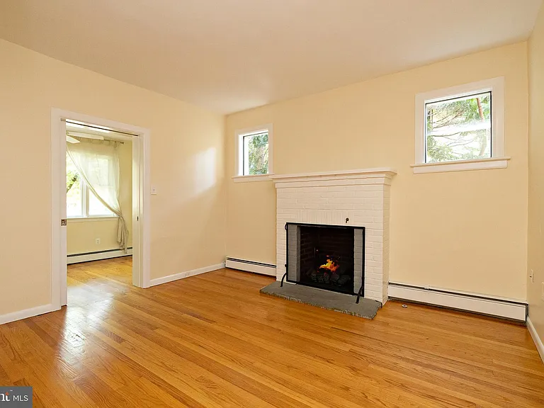 426 4th Ave — Photo 9