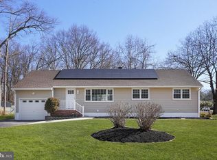 28 Mitchell Dr, Toms River, NJ 08755