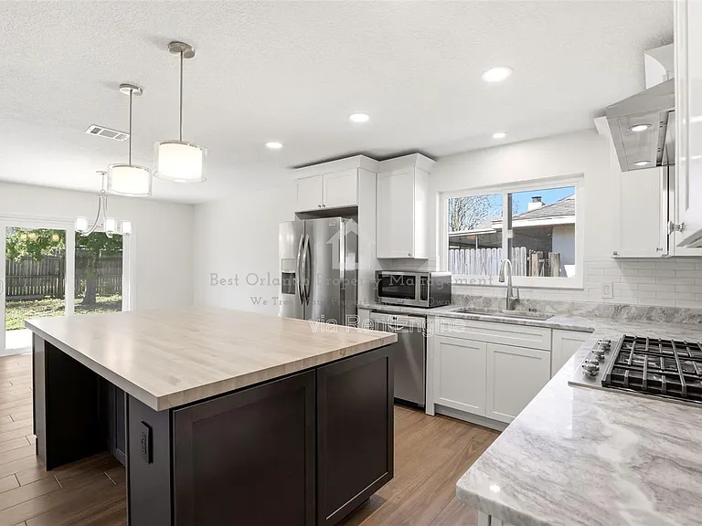 7326 Wethersfield Dr — Photo 13