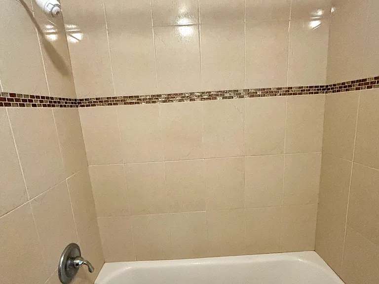 471 W Maple St #5 — Photo 12