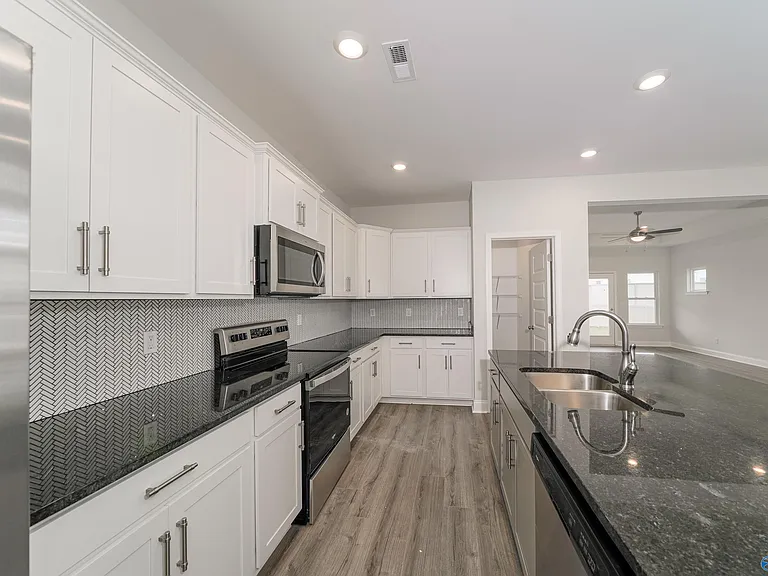 408 Summit Lakes Dr — Photo 3