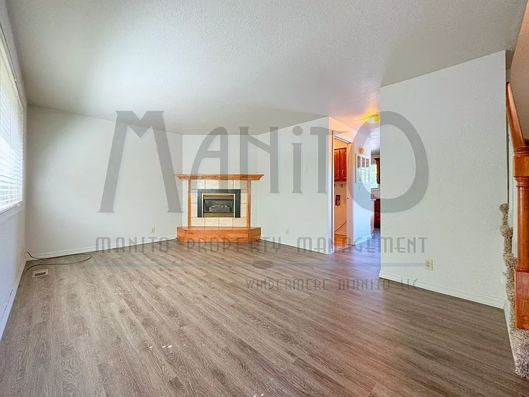 523 E 11th Ave — Photo 4