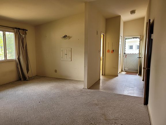 3rd image of 2 Partridge Dr