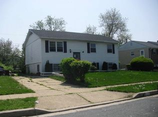 323 Holly Manor Rd, Catonsville, MD 21228