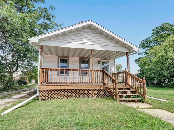 518 3rd St, Menasha, WI 54952