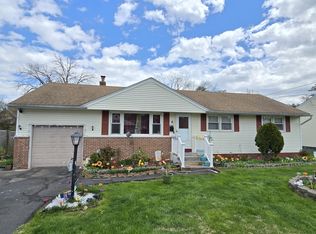 84 Custer Dr, Windsor, CT 06095