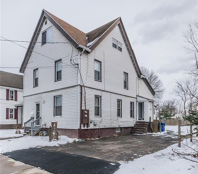 2nd image of 21 Linden St