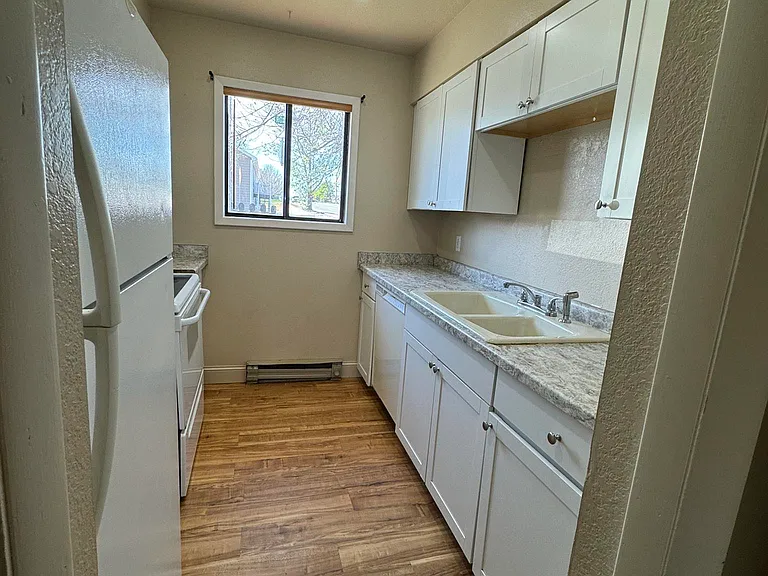 405 Roxy Ln #1 — Photo 4