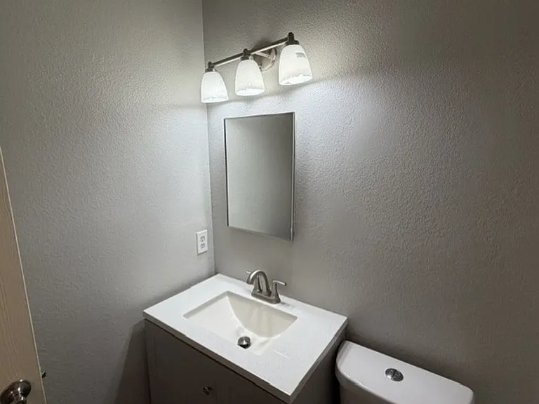 1004 Mazourka Dr — Photo 3