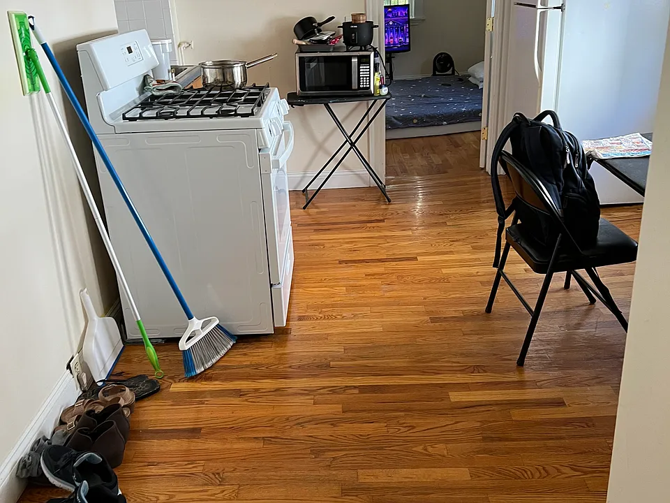 189 Tremont Street, Somerville-eat-in kitchen