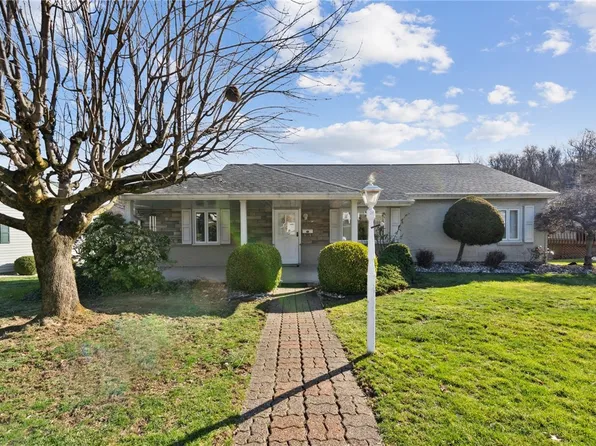 614 Maple St, Jeannette, PA 15644