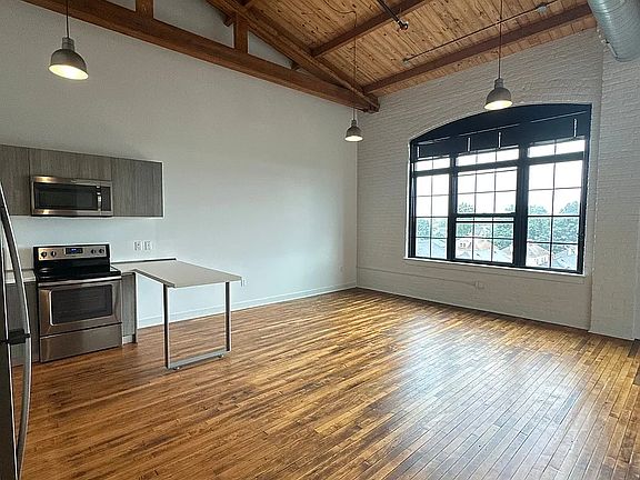 3rd image of 36 Cromwell St #409