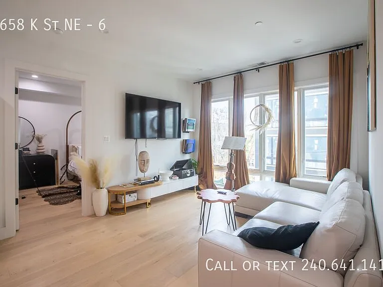 1658 K St NE #6 — Photo 8