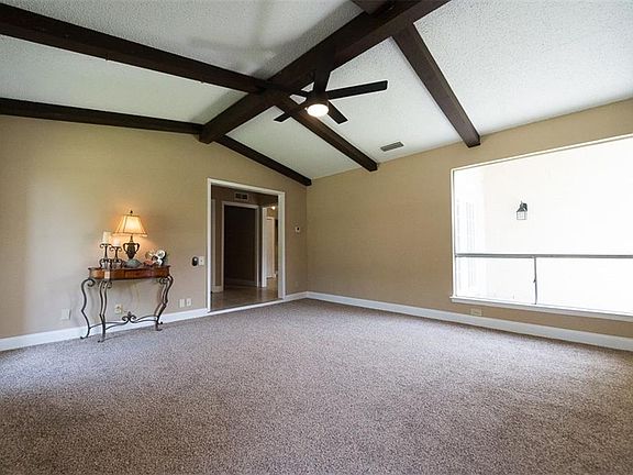4th image of 3204 Berkshire Dr