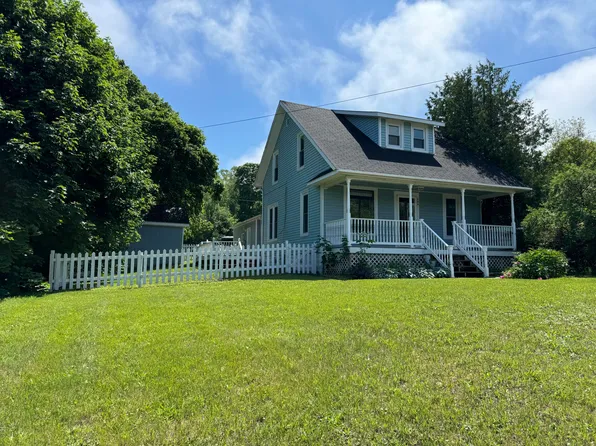 286 E Truckey St, Saint Ignace, MI 49781