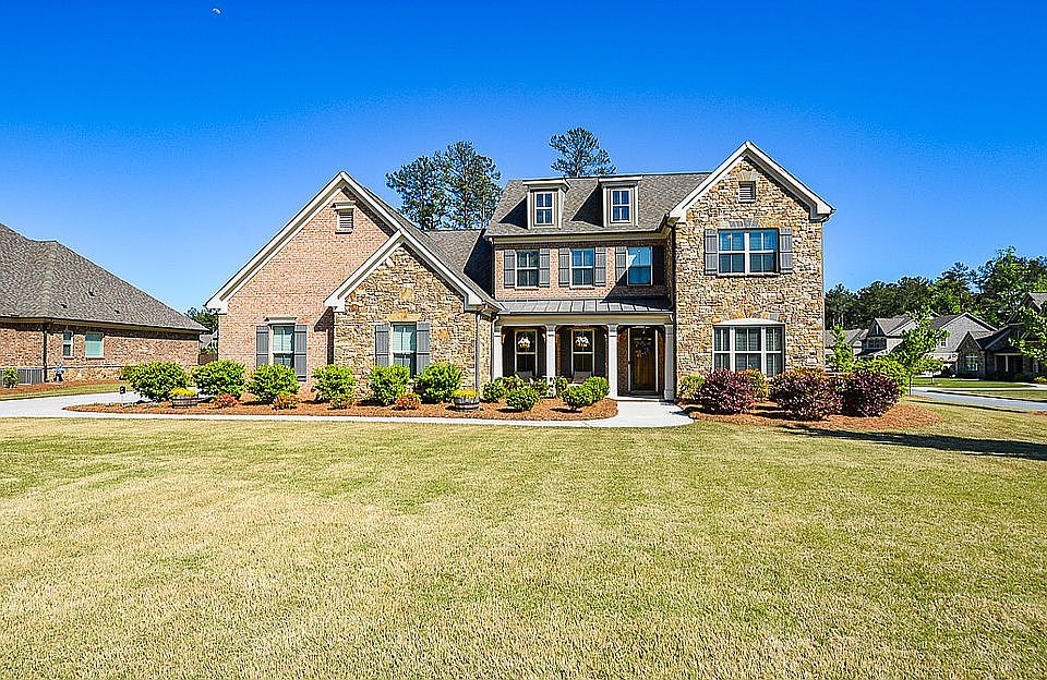 1st image of 2828 Glengyle Park NW