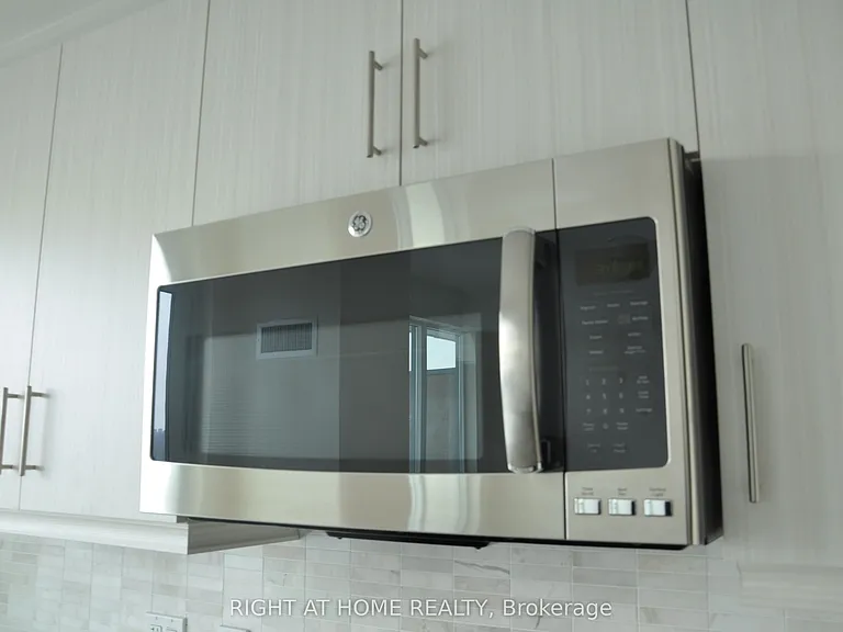 68 Canterbury Pl #1707 — Photo 37