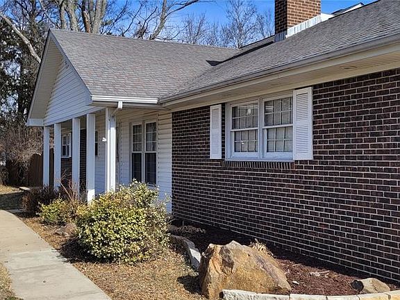 3rd image of 393 Martin Field Ct