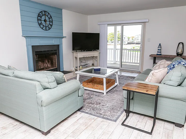 618 Bayshore Ave — Photo 18