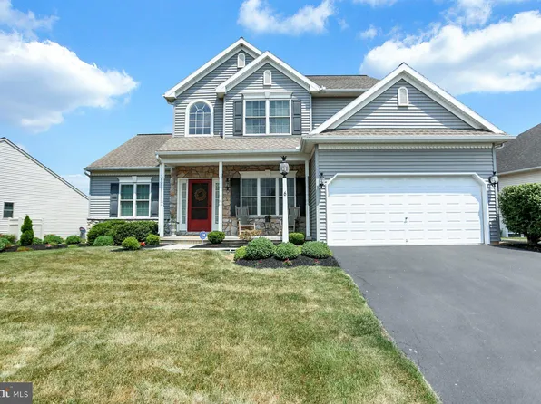 6 Bloomfield Dr, Ephrata, PA 17522