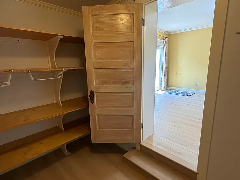 1122 E Westminster Ave — Photo 21