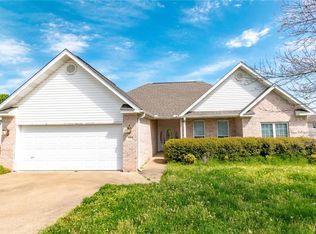 1258 Fox Trail Dr, Elkins, AR 72727